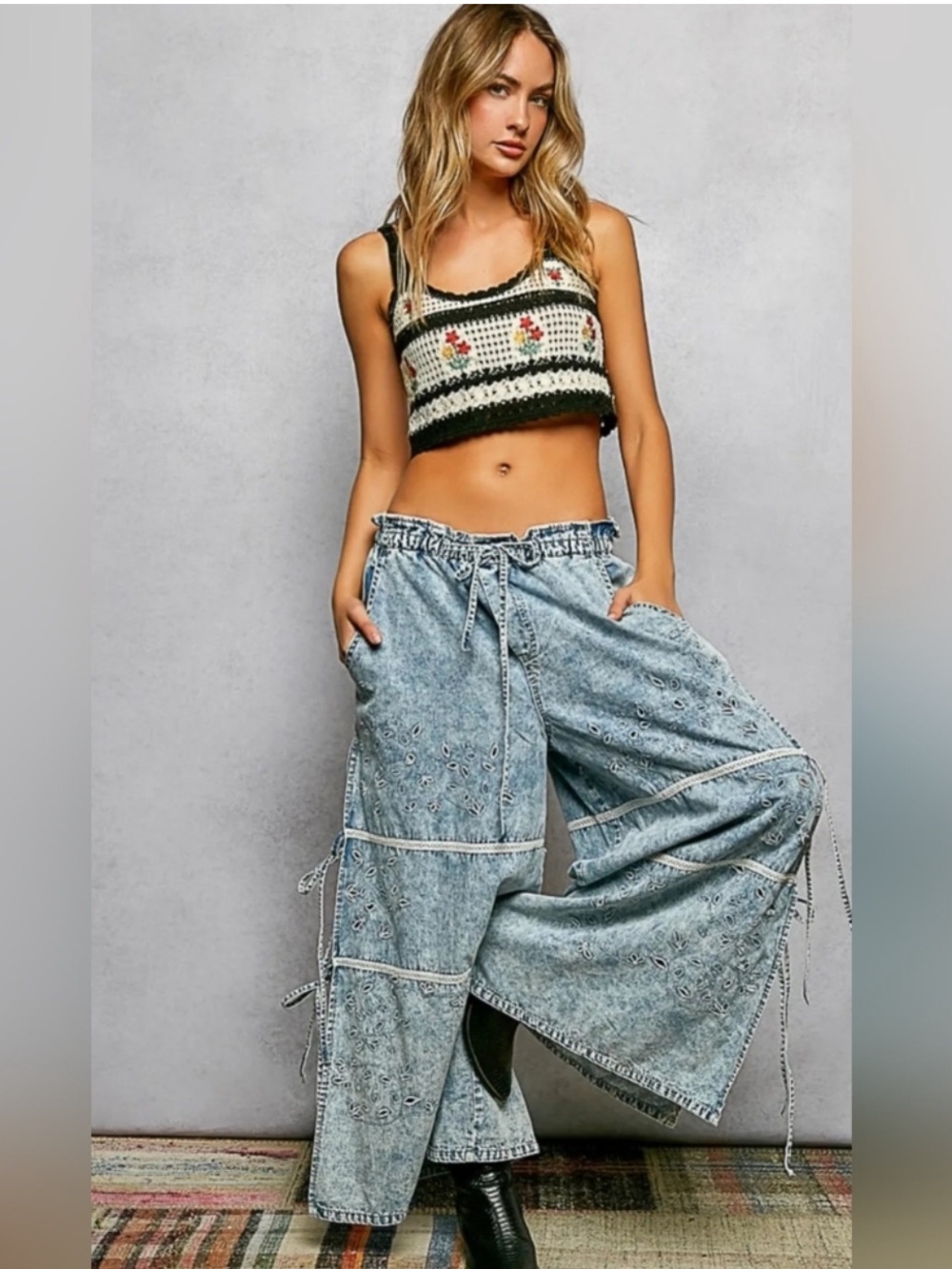 New: POL Boho Light Blue Laser-Cut Patchwork Wide-Leg Jeans•Medium - Picture 5 of 7